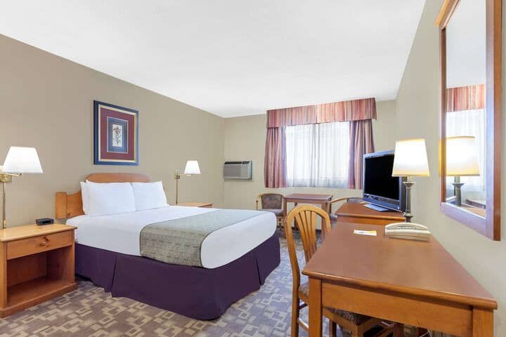Room 8 of 14